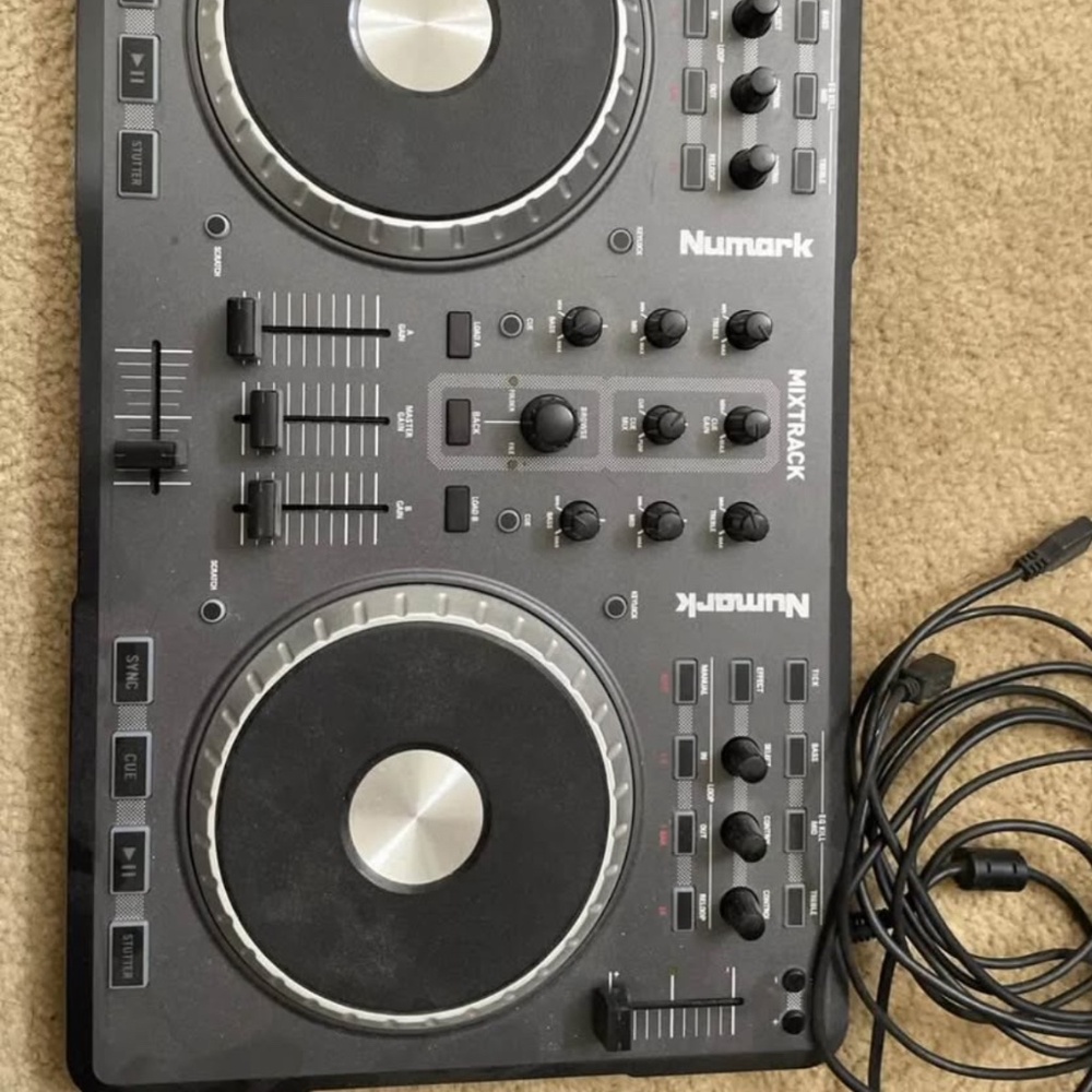 Numark Mixtrack